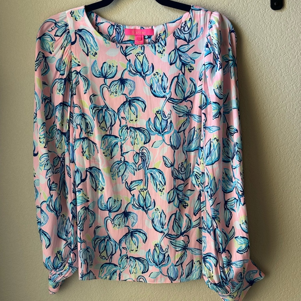 Lilly Pulitzer pink and blue print blouse. Gold buttons at wrists. EUC!